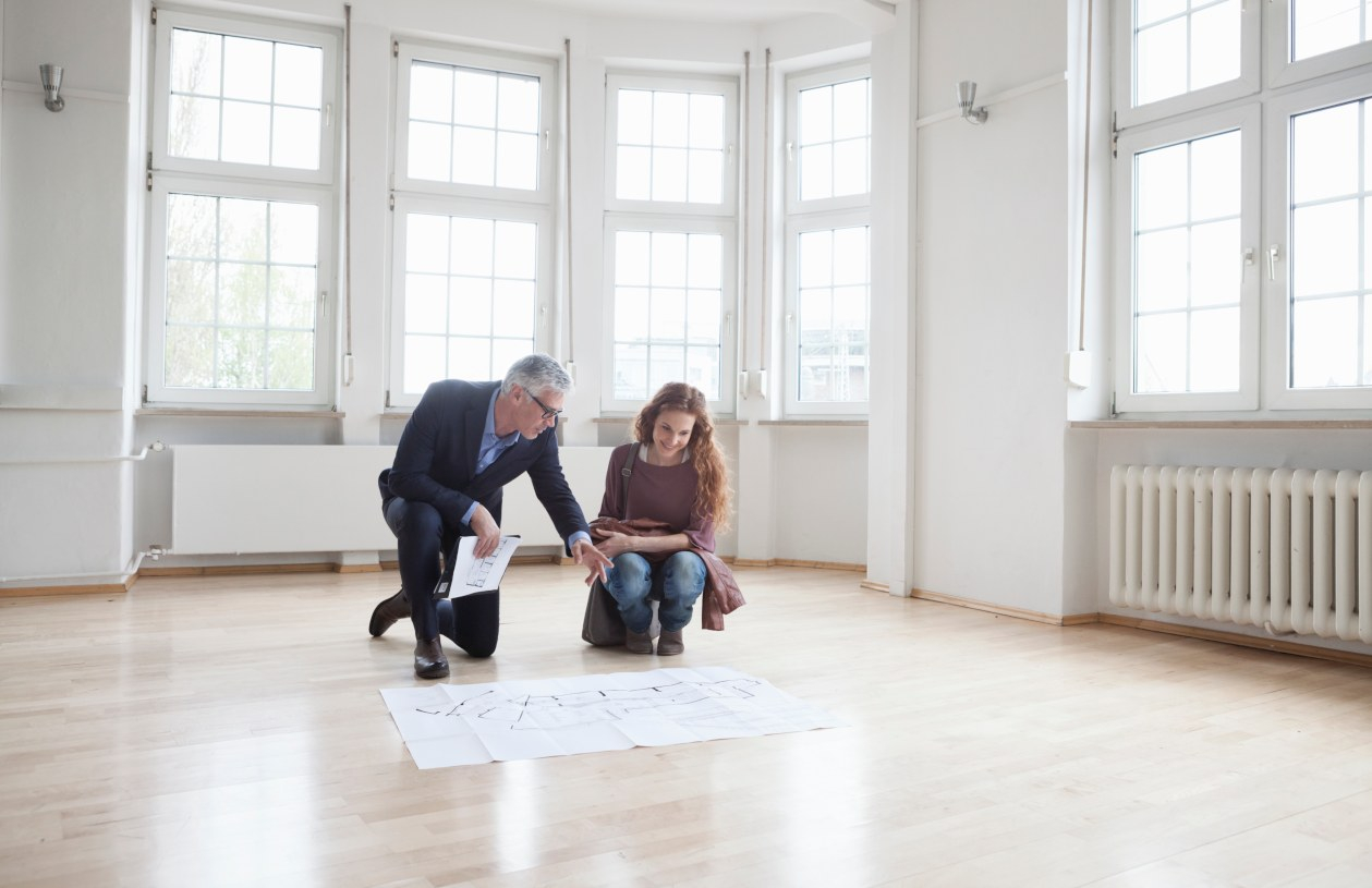 A realtor advises a home buying of what to look for when buying a house.