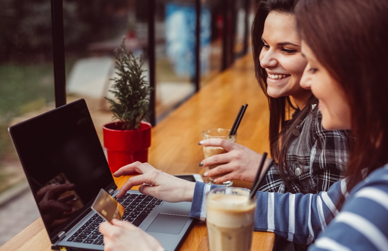 Teaching Budgeting Basics With A Teen Checking Account Alliant Credit Teaching budgeting basics with a teen checking account alliant credit